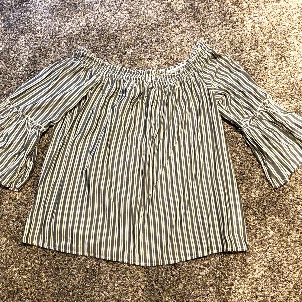 Pink Rose top. Size Large. Off Shoulder blouse. Bell sleeves. Lightweight.